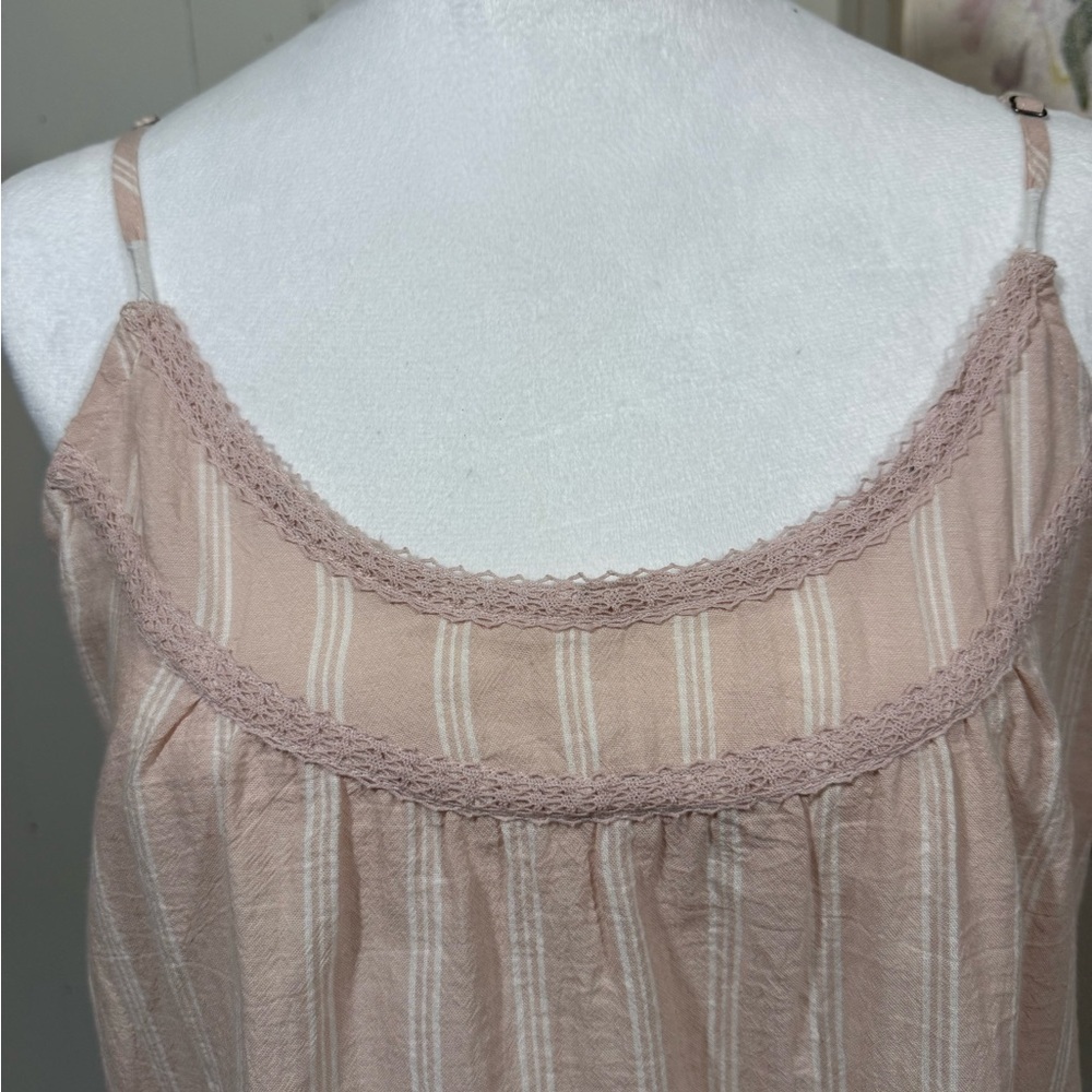 Abercrombie & Fitch Pink Striped tank top with lace details - Picture 2 of 10